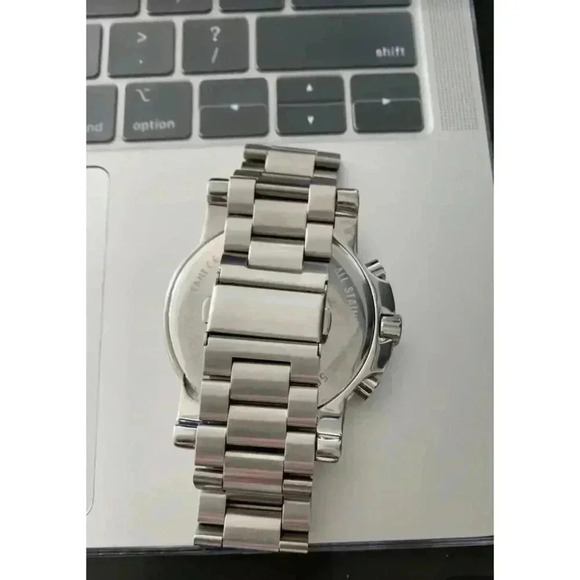 Stylish Watch Band for Samsung - Picture 2 of 3